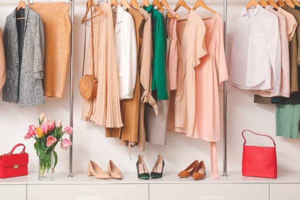 Capsule Wardrobe Menarik Perhatian Kaum Milenial dan Gen Z