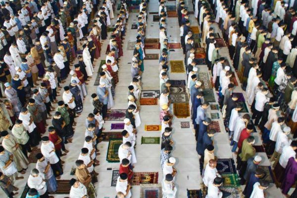 Mencintai Shalat dan Dicintai Allah SWT ! 5 Hikmah Ibadah Shalat