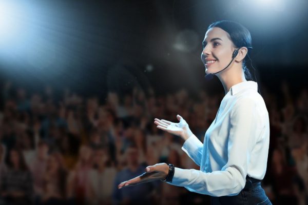 4 Kalimat yang Harus Dihindari, Ketika Public Speaking